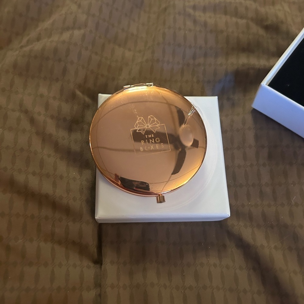 MRS. Compact mirror - Picture 3 of 5